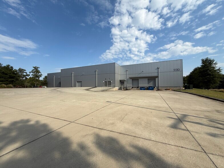 More Photos Of 5510 Ecopark Dr, Alpharetta Manufacturing For Sale