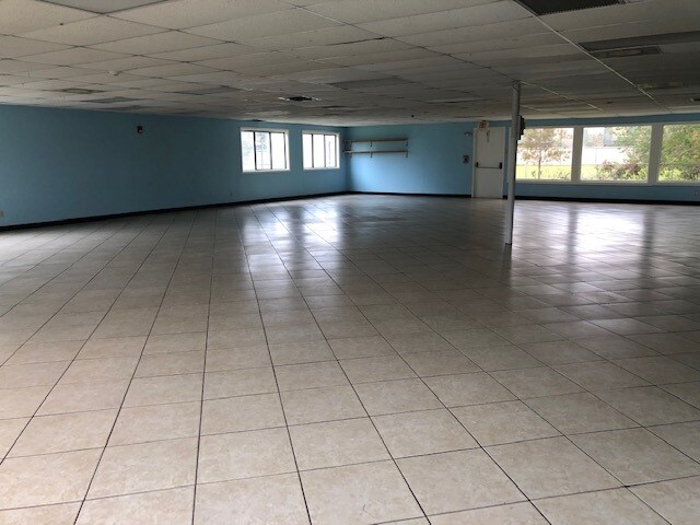 More Photos Of 2541 S Bypass 35, Alvin Daycare Center For Sale