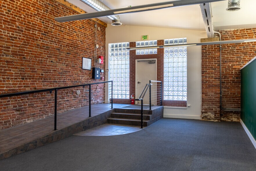 More Photos Of 2737 Larimer St, Denver Loft Creative Space For Lease