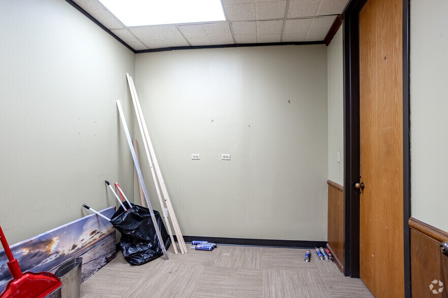 More Photos Of 428 E 4th St, Charlotte Office For Sale