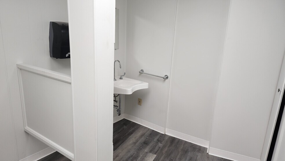 More Photos Of 14-18 Broadway, Taunton Storefront Retail Office For Lease