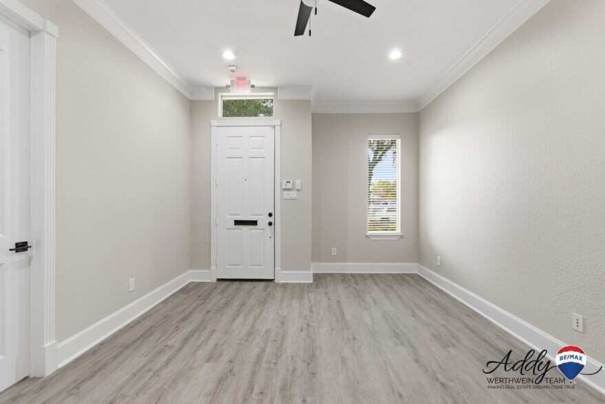 More Photos Of 11601 Spring Cypress Rd, Tomball Medical For Sale