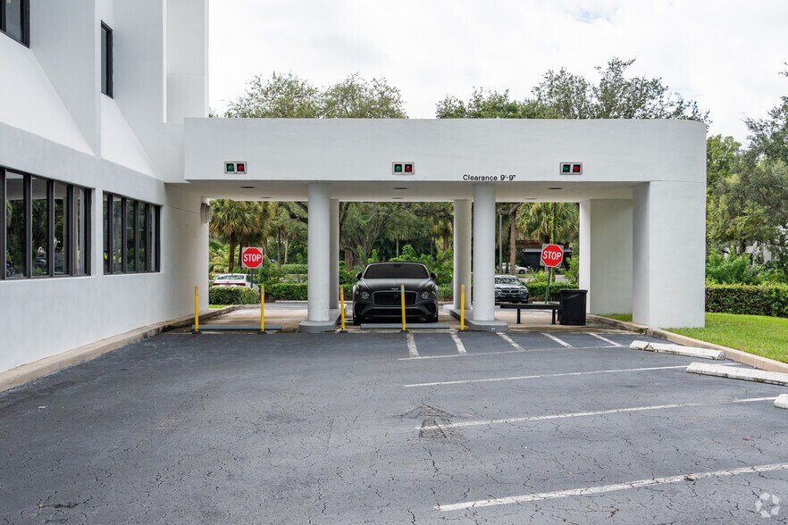 More Photos Of 1800 NW Corporate Blvd, Boca Raton Office For Lease