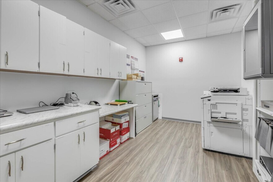 More Photos Of 215 S Monroe St, Tallahassee Office For Lease