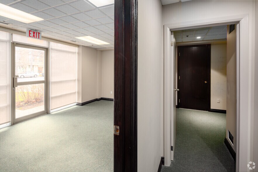 More Photos Of 800 Sheppard Ave W, Toronto Apartments For Sale