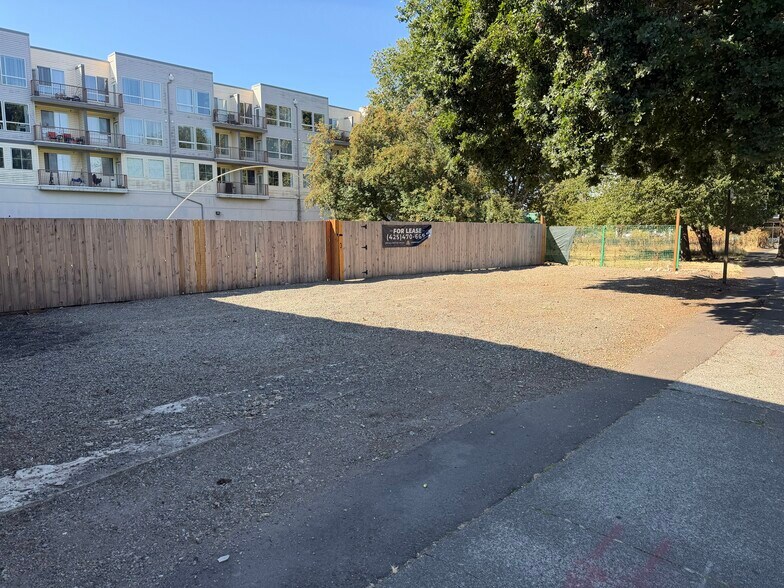 More Photos Of 513 S 2nd St, Renton Auto Repair For Sale