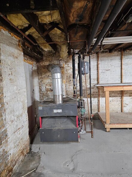 More Photos Of 632 High St, Racine Storefront Retail Residential For Sale