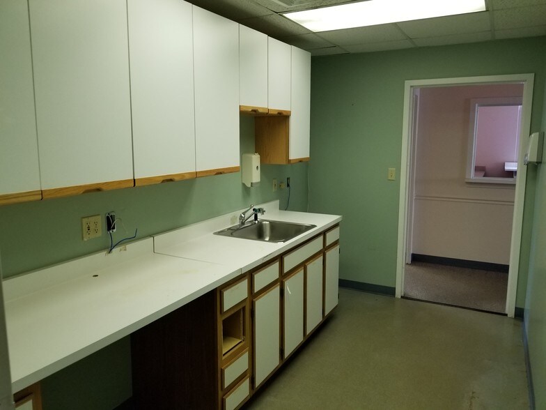 More Photos Of 1351 Main St, Brockton Medical For Lease