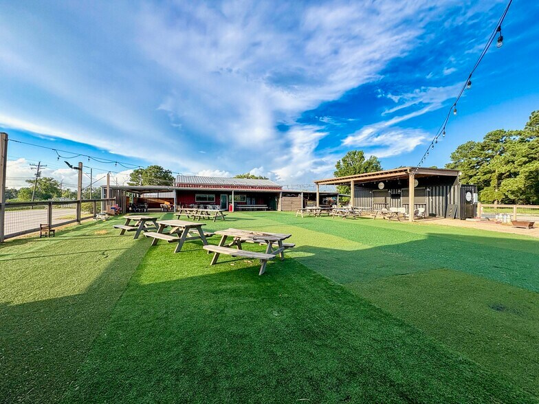 More Photos Of 6223 W Roundbunch Rd, Orange Restaurant For Sale