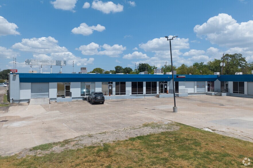 More Photos Of 5900-5934 S Loop Fwy, Houston Unknown For Lease