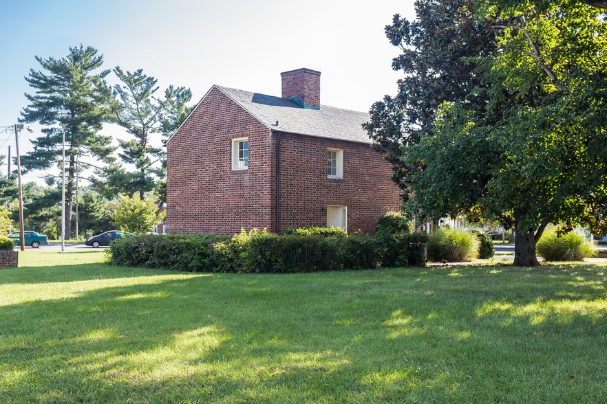 More Photos Of 2800 Princess Anne St, Fredericksburg Loft Creative Space For Sale