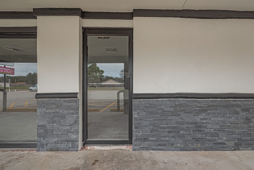 More Photos Of 2005 Ward Rd, Baytown General Retail For Sale