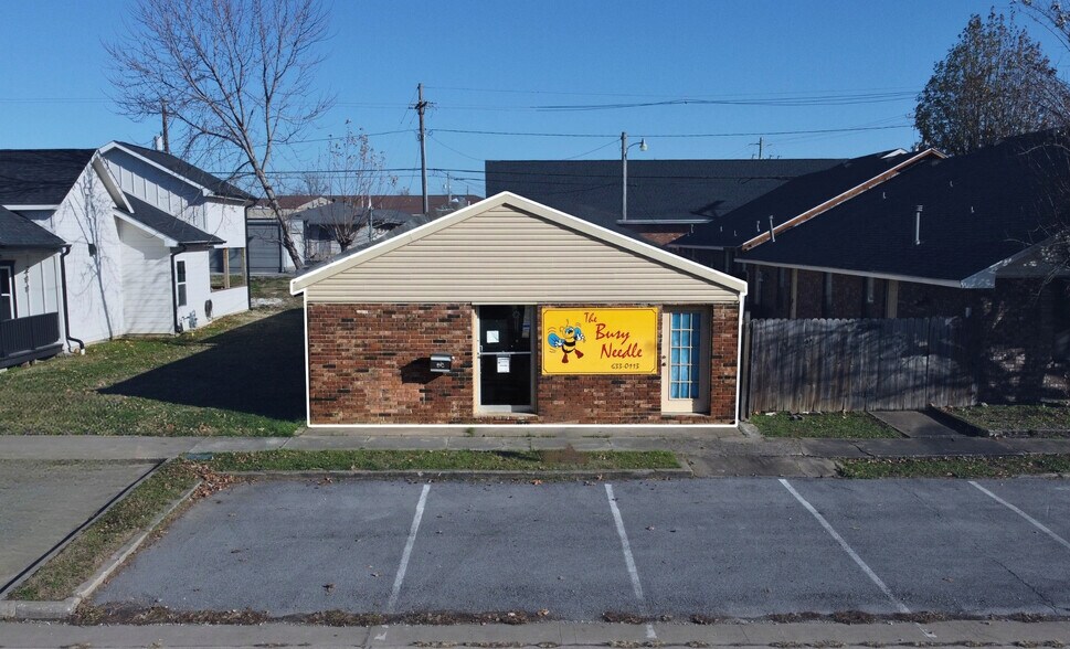 More Photos Of 205 N 3rd St, Rogers Freestanding For Sale