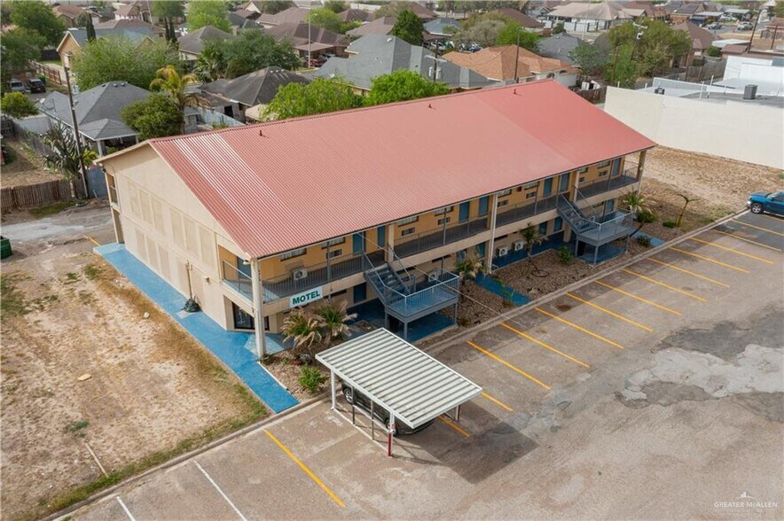 More Photos Of 2418 S Cage Blvd, Pharr Hotel For Sale