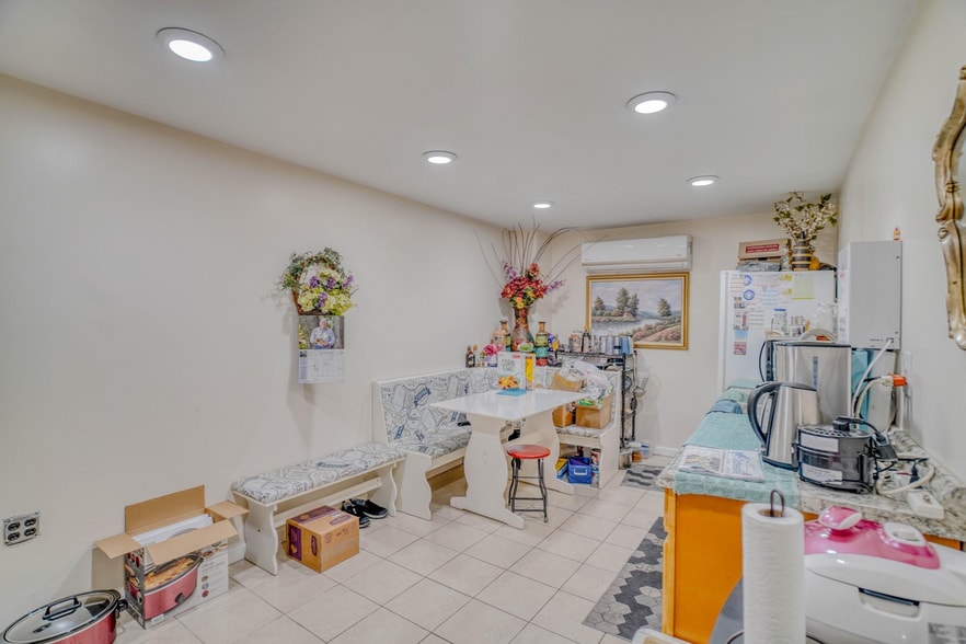 More Photos Of 12 E Wister St, Philadelphia Storefront For Sale
