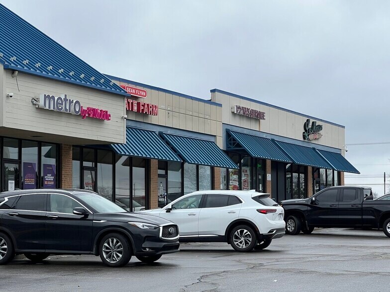 More Photos Of 4174-4246 Pontiac Lake Rd, Waterford Unknown For Lease