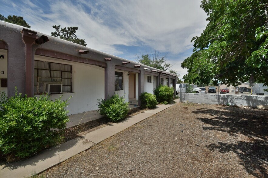 More Photos Of 300-314 Rhode Island St SE, Albuquerque Apartments For Sale