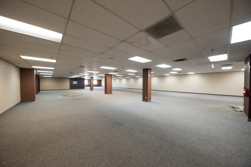 More Photos Of 7000 Pacific Blvd, Huntington Park Office For Sale