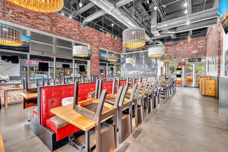 More Photos Of 2770 SW 27th Ave, Miami Freestanding For Lease