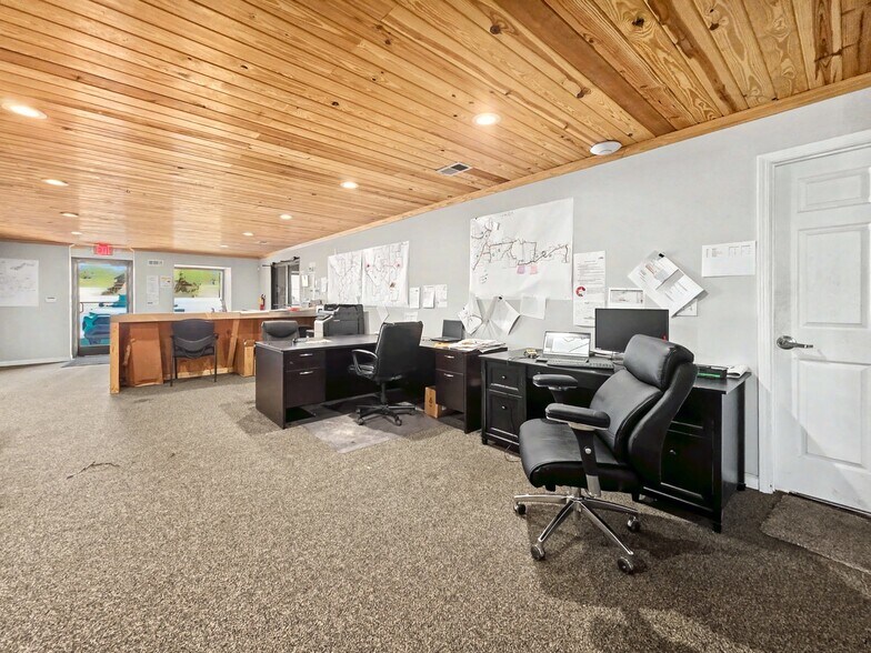 More Photos Of 155 Liberty Rd, Villa Rica Warehouse For Lease