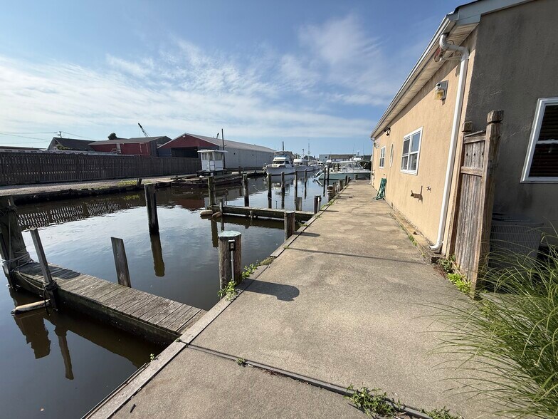 More Photos Of 9 Degnon Blvd, Bay Shore Office For Sale