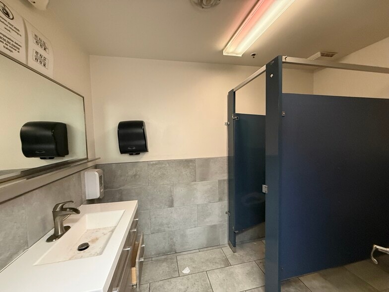 More Photos Of 4001 N American St, Philadelphia Warehouse For Sale