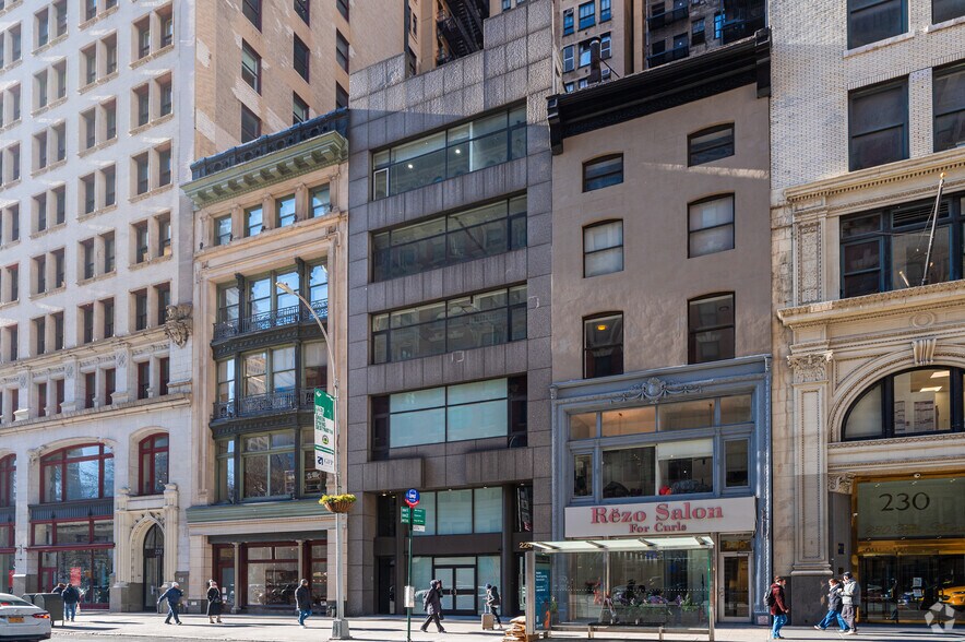 More Photos Of 224 Fifth Ave, New York Loft Creative Space For Lease