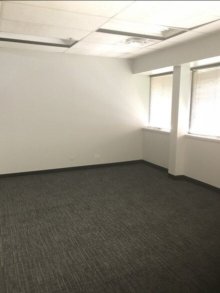 More Photos Of 10488 W Centennial Rd, Littleton Warehouse For Lease