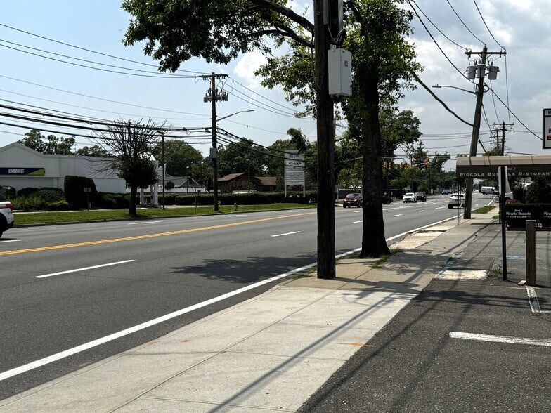 More Photos Of 653-659 Old Country Rd, Westbury Unknown For Lease