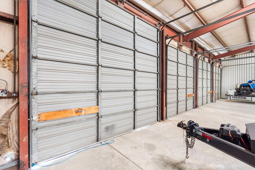 More Photos Of 203 South St, Ozark Auto Dealership For Sale