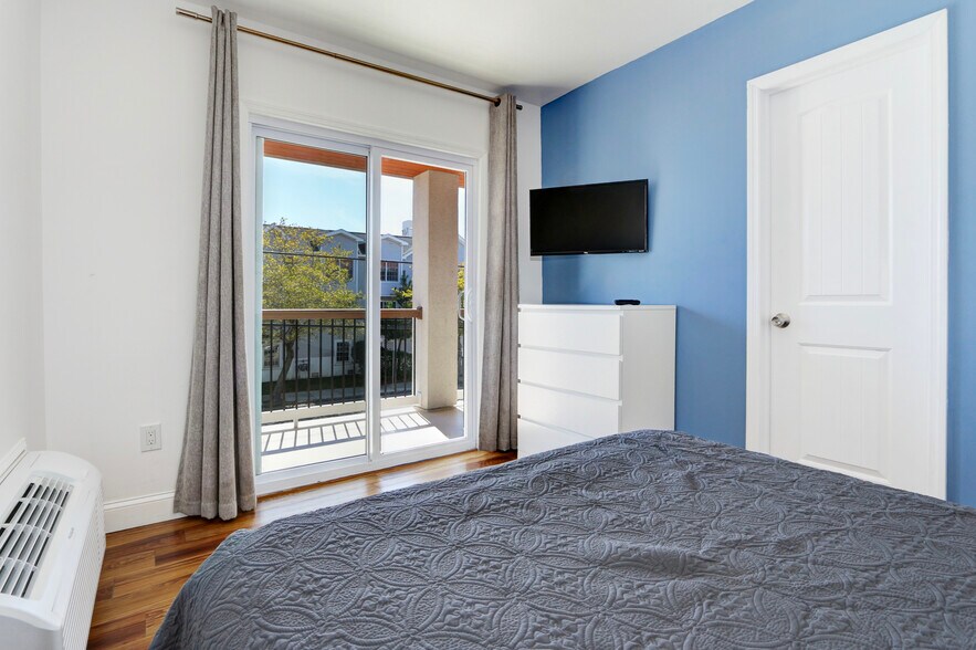 More Photos Of 5100 Atlantic Ave, Wildwood Hotel For Sale