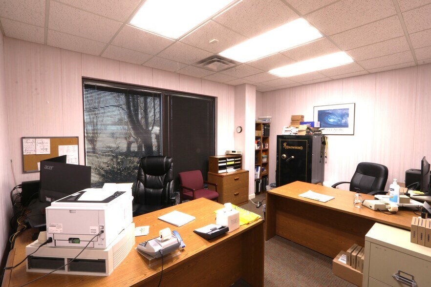 More Photos Of 238 Industrial Park Dr, Monticello Distribution For Sale