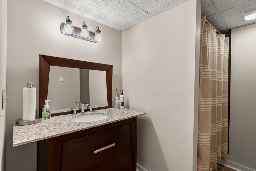 More Photos Of 2049 Post Rd, Wells Storefront Retail Office For Lease