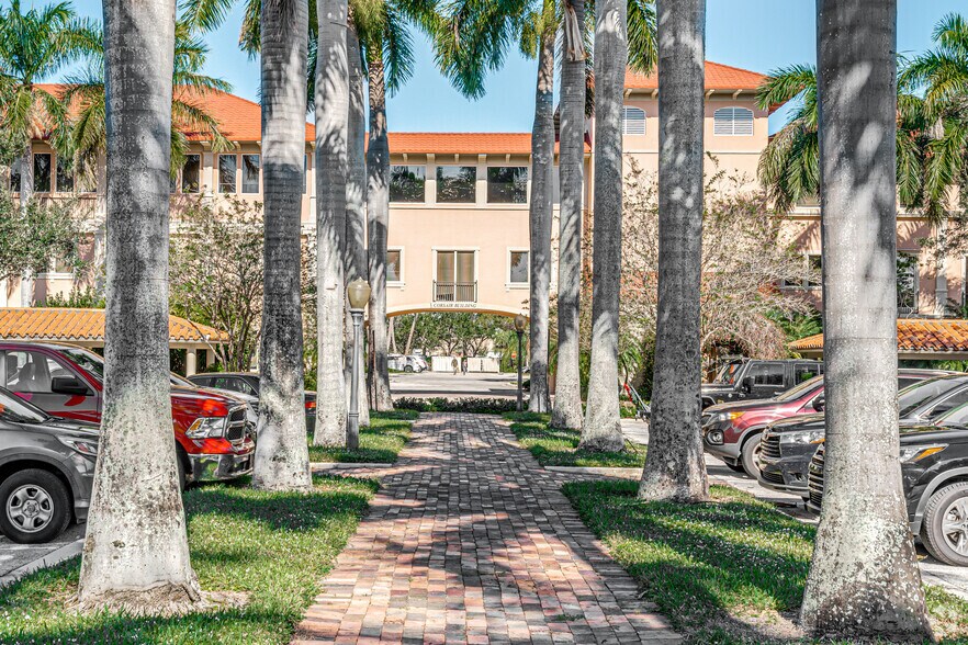 More Photos Of 1000 SE Monterey Commons Blvd, Stuart Unknown For Lease