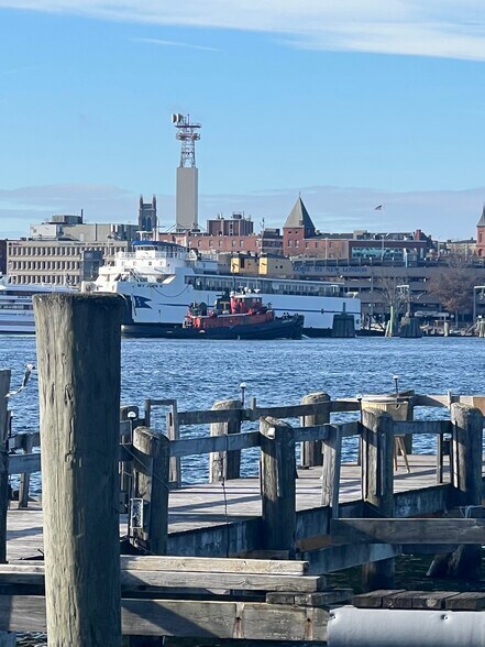 More Photos Of 402-404 Thames St, Groton Office For Lease