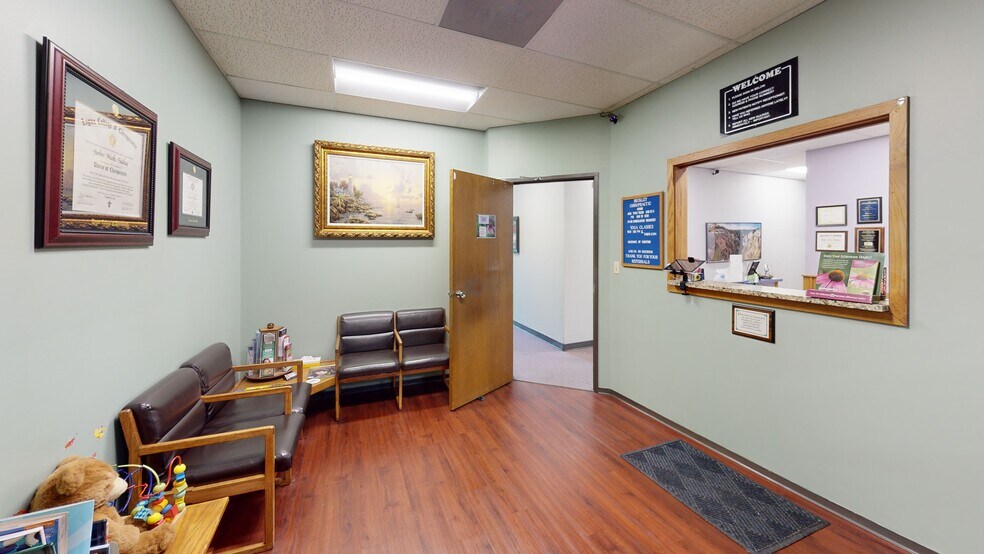 More Photos Of 2348 SW Topeka, Topeka Office For Lease