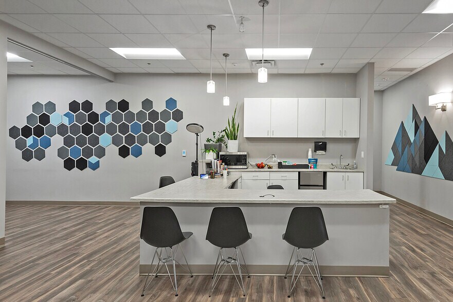 More Photos Of 320 W River Park Dr, Provo Medical For Sale