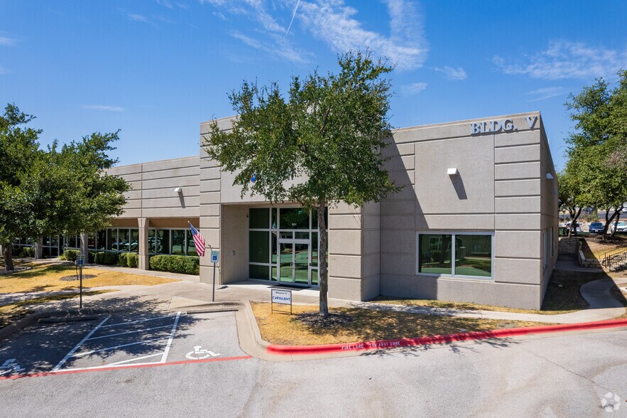 More Photos Of 1101 Arrow Point Dr, Cedar Park Unknown For Lease