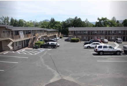 Primary Photo Of 500 N Riverside Ave, Medford Hotel For Sale