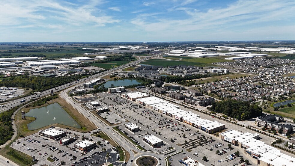 More Photos Of 6054 Gateway Dr, Whitestown Medical For Lease