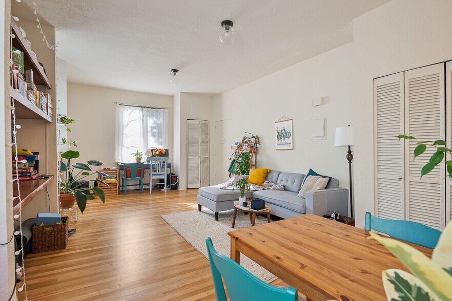 More Photos Of 1010 N 45th St, Seattle Apartments For Sale