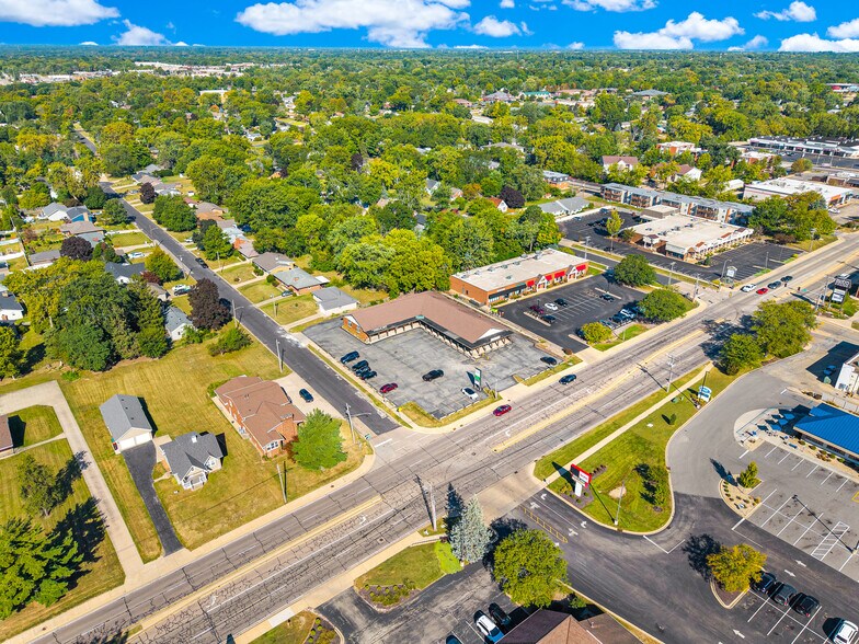 More Photos Of 4601 N University St, Peoria Unknown For Lease