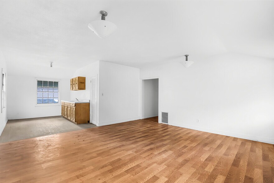 More Photos Of 431 Jeb Stuart rd, Campo Dormitory For Sale