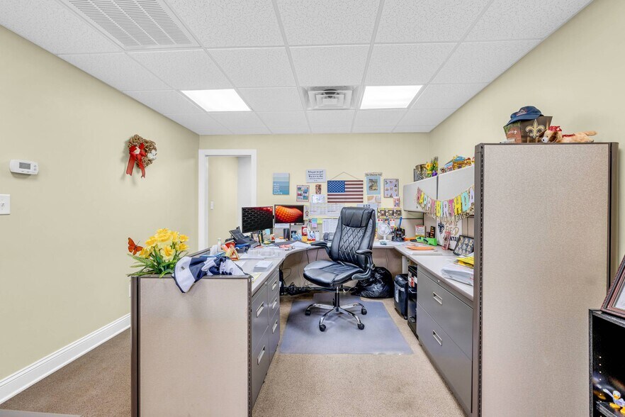 More Photos Of 24 Hartwell St, Royston Office For Sale