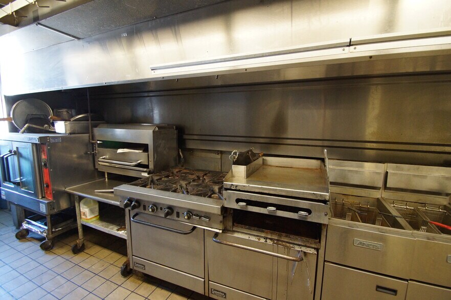 More Photos Of 7094 Eastlake Rd, Lisbon Restaurant For Sale