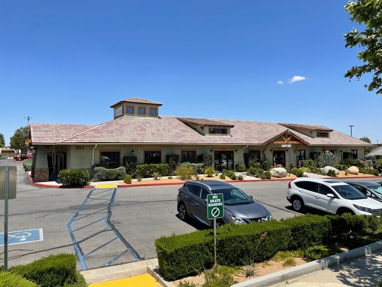More Photos Of 853 Auto Center Dr, Palmdale Unknown For Lease