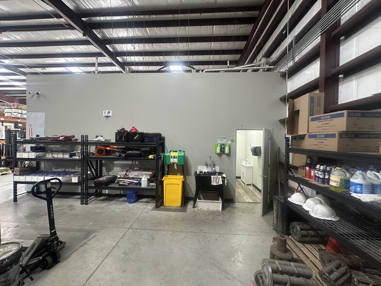 More Photos Of 11524 31st Ter E, Palmetto Industrial For Sale