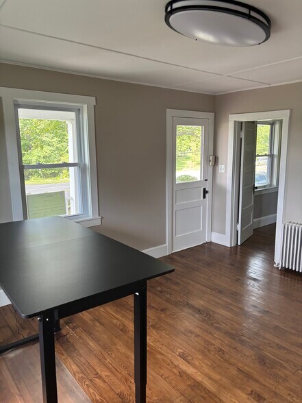 More Photos Of 16940 Hillsboro Rd, Purcellville Flex For Sale
