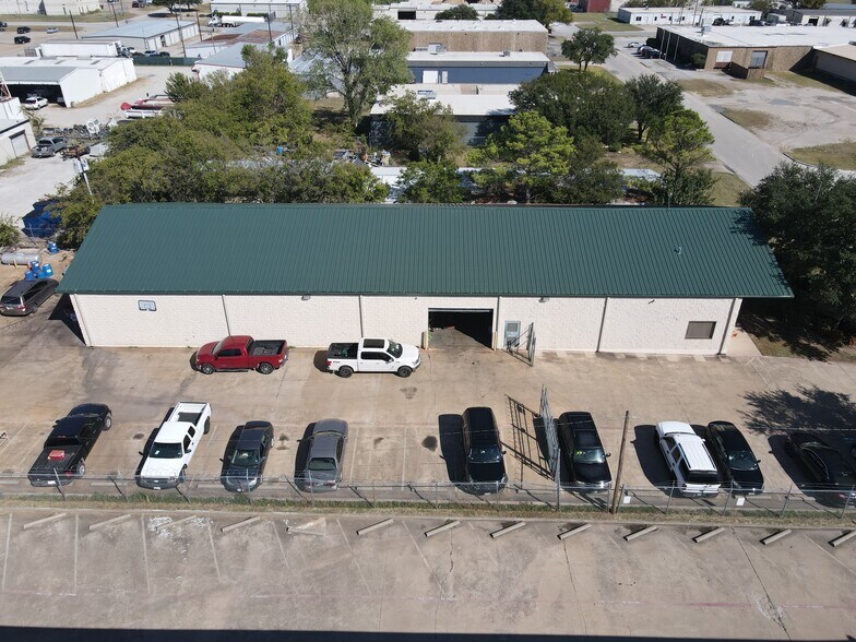 More Photos Of 4201 Clay Ave, Haltom City Warehouse For Lease