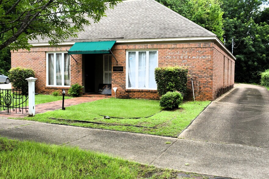 More Photos Of 557-559 S Lawrence St, Montgomery Office For Sale